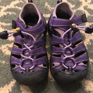 Girls size 11 purple keen